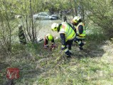 Vorschaubild zu - Auto landet in der Schwarza