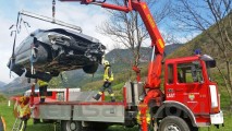 Vorschaubild: Auto landet in der Schwarza