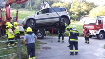 Vorschaubild zu - PKW in Bach gefahren Oberküb 30.08.2017