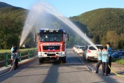 Vorschaubild zu - Empfang Einsatzfahrzeug