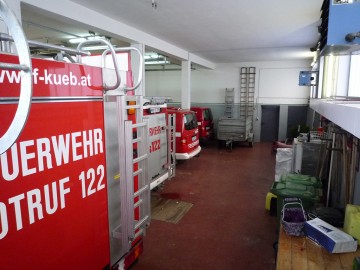 Vorschaubild zu: Feuerwehrhaus: Fahrzeughalle